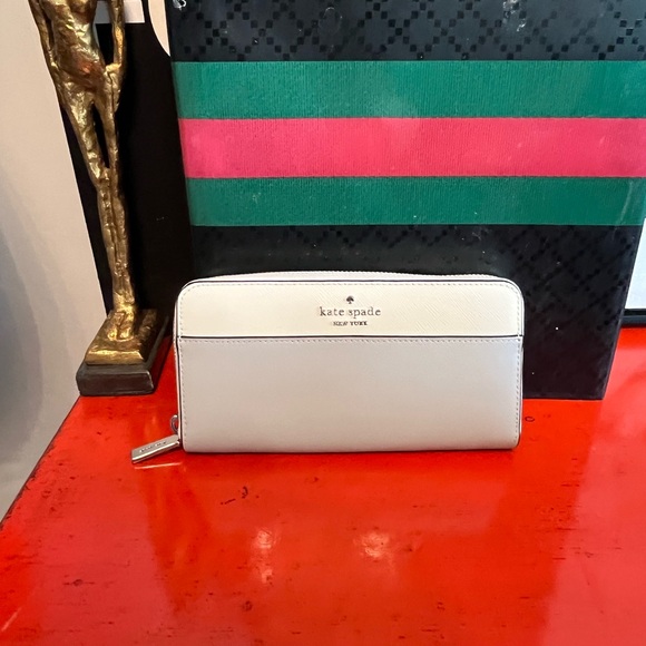 Kate Spade White/Gray Wallet - Picture 2 of 8